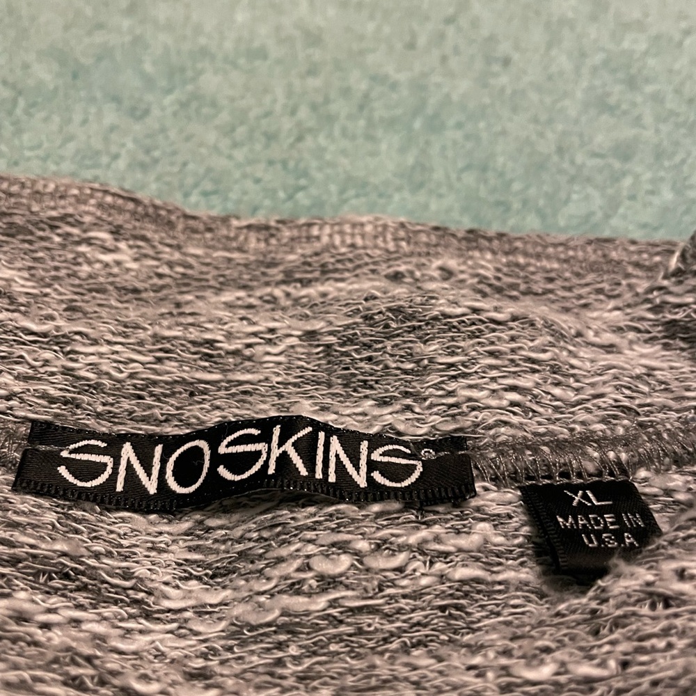 Snoskins Geometric Patterned Sweater 🐼 - Picture 3 of 6
